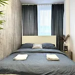 Moonlight Apartment ~ Self Check-In 24 ~ Parking & Lift