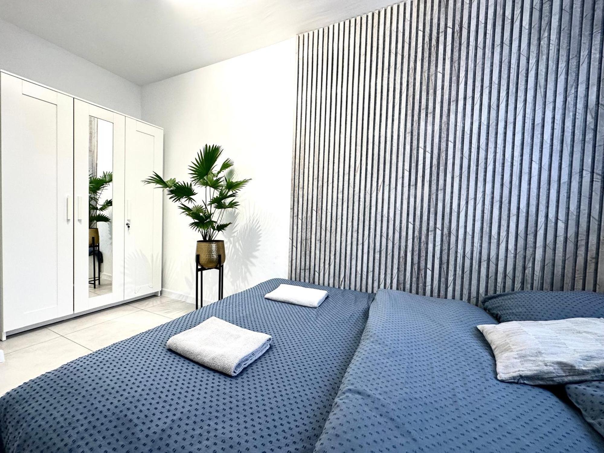 Apartment Moonlight ~ Self Check-in 24 ~ Parking & Lift Wroclaw